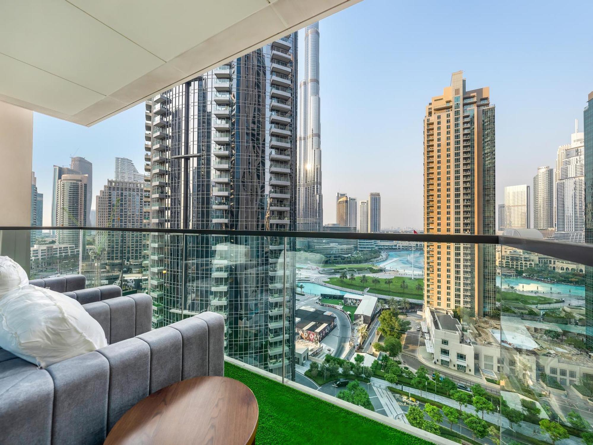 Exquisite 2 Bedroom Apartment I Burj Khalifa & Fountain Views I Free Gym, Pool, Parking, Wi-Fi And Ps5 I By Skyline Serenity ดูไบ ภายนอก รูปภาพ