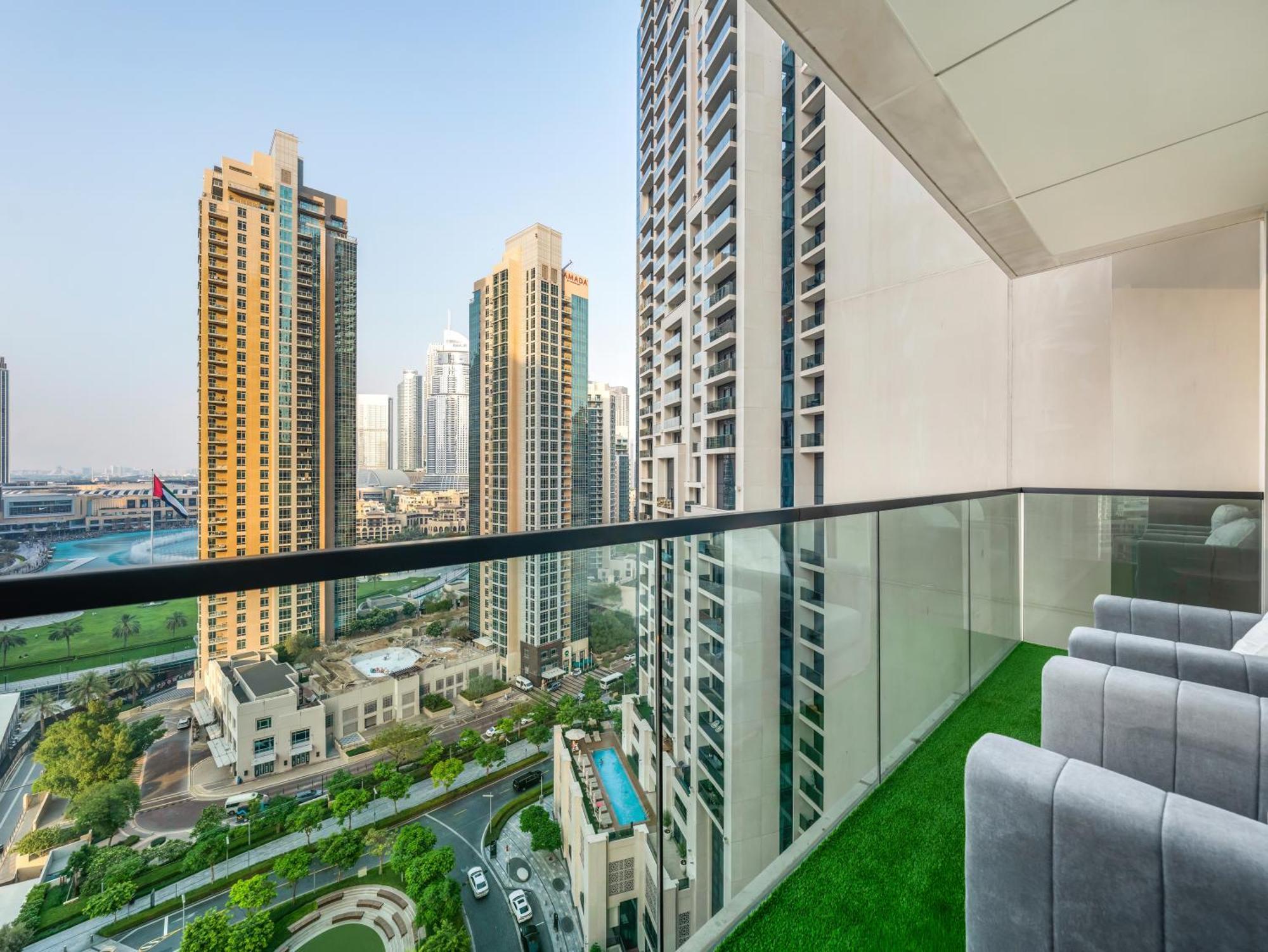 Exquisite 2 Bedroom Apartment I Burj Khalifa & Fountain Views I Free Gym, Pool, Parking, Wi-Fi And Ps5 I By Skyline Serenity ดูไบ ภายนอก รูปภาพ